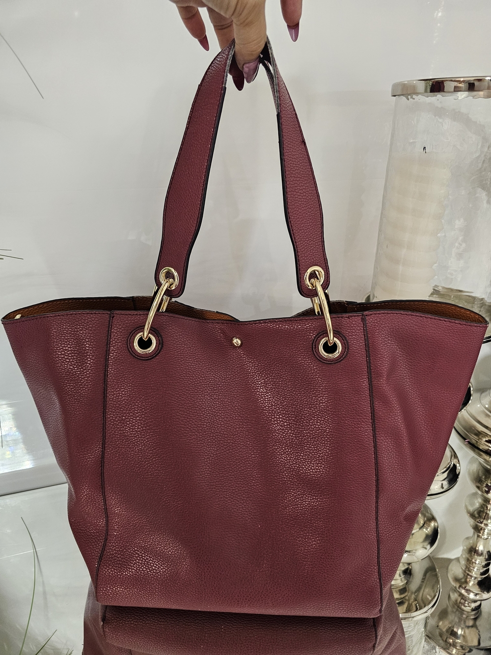 Women’s Tote Bag in Burgundy - Elegant Everyday Carry